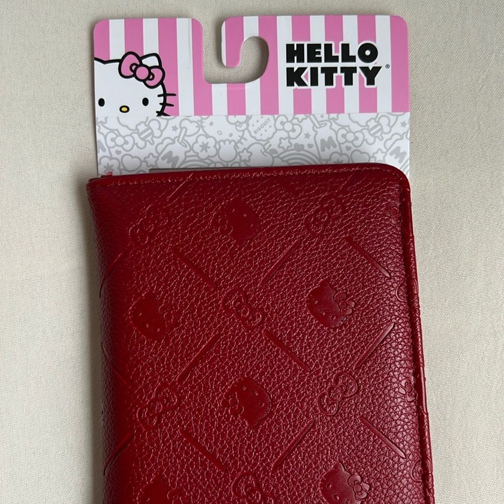 Hello Kitty Passport Holder in Embossed Design - Picture 4 of 9